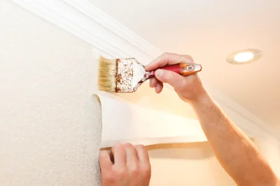 Pose de papier peint à Quinssaines — revêtements muraux et toiles de verre
